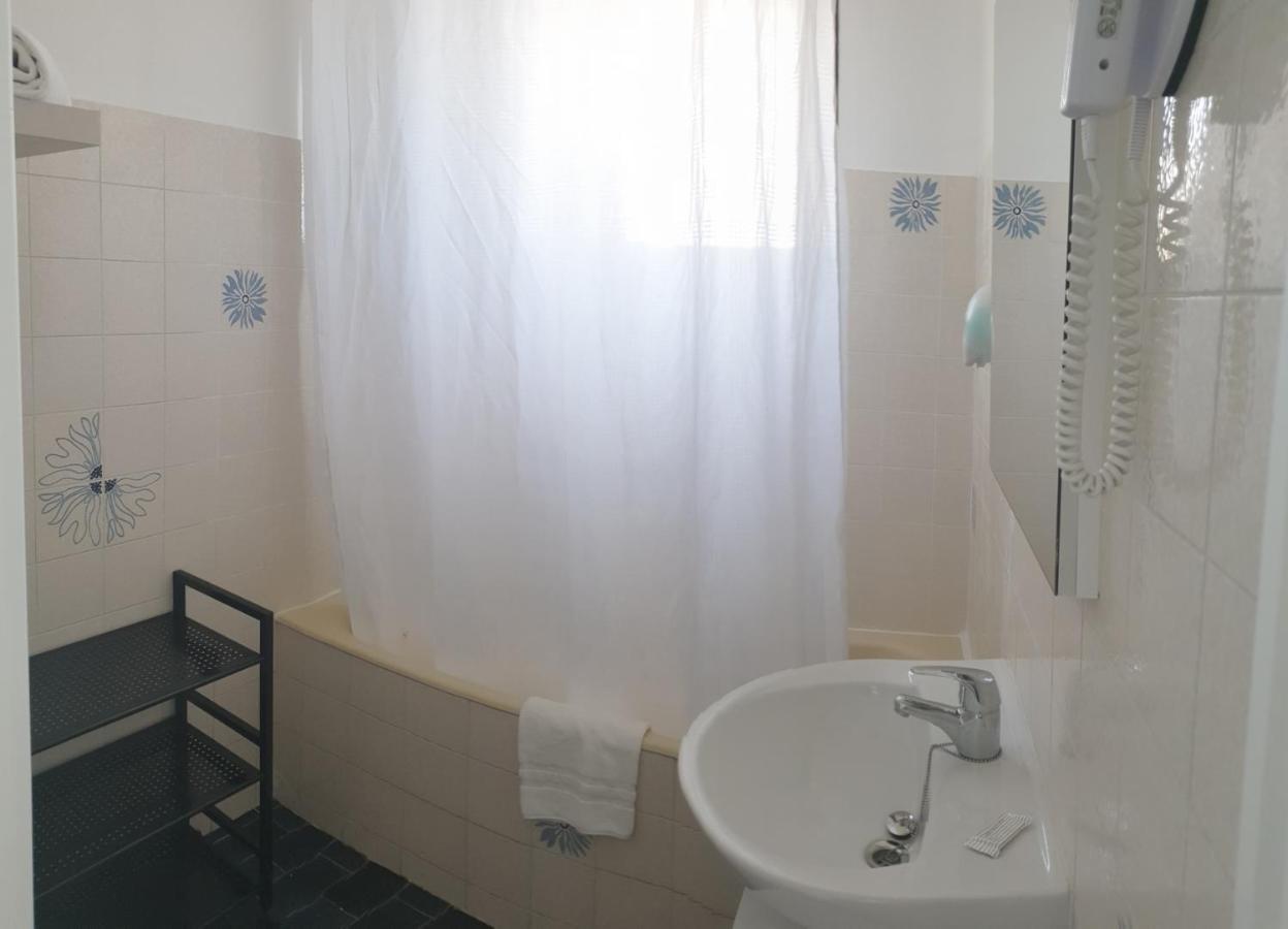 Hotel Chanteplage Saint-Cyr-sur-Mer Exterior foto